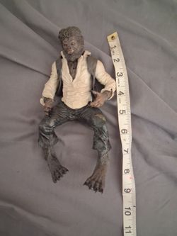 2009 Mezco Toyz Benicio Del Toro as The Wolfman 7" Deluxe Action Figure