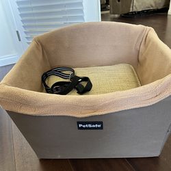 Petsafe Dog Car Seat. For Dogs Up To 30 Pounds !