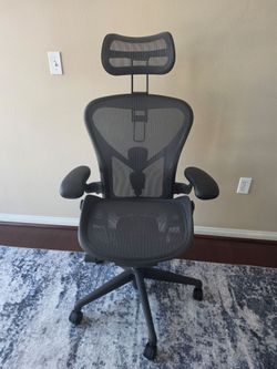 Herman Miller Aeron Remastered w/Posturefit and Atlas Headrest