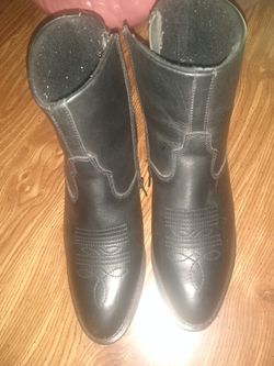Western Style Boots By Guide Wear See