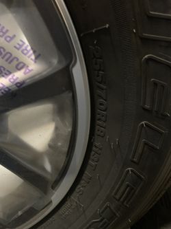 255/70/18 BRAND NEW DEALER TAKE OFFS