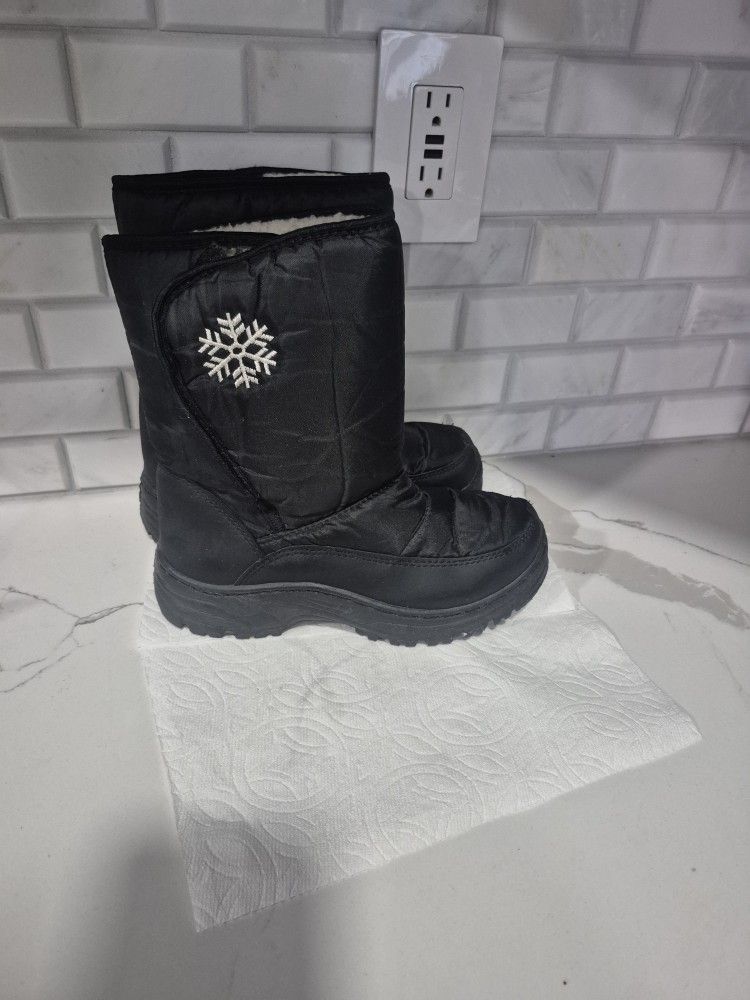 Snow Boots Size 6