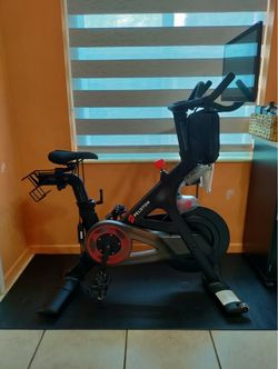 Peloton Indoor Exercise Bike with Screen