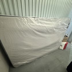 New, Very Gently Used Queen-Sized mattress 