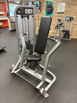 Life Fitness Chest Press
