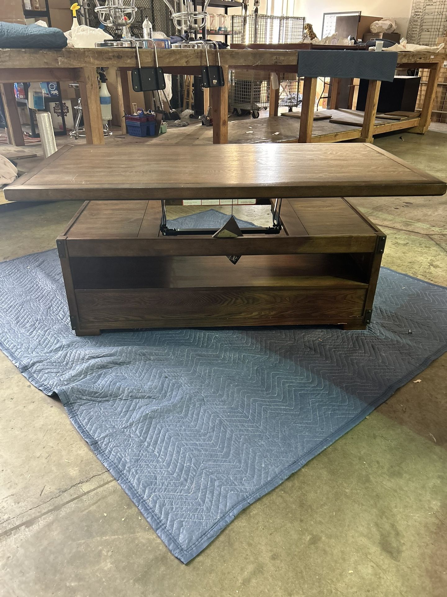 Ashley Stanah Lift Top Cocktail Table
