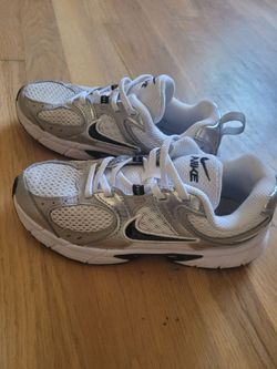 Nike Running Sneakers White Silver