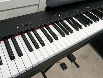 Yamaha P-225 Piano Keyboard