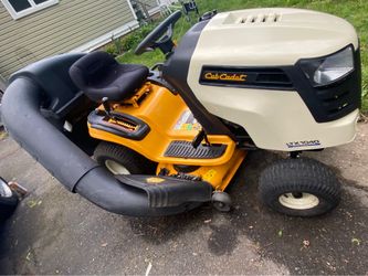 Ride on lawn tractor. Free local delivery.