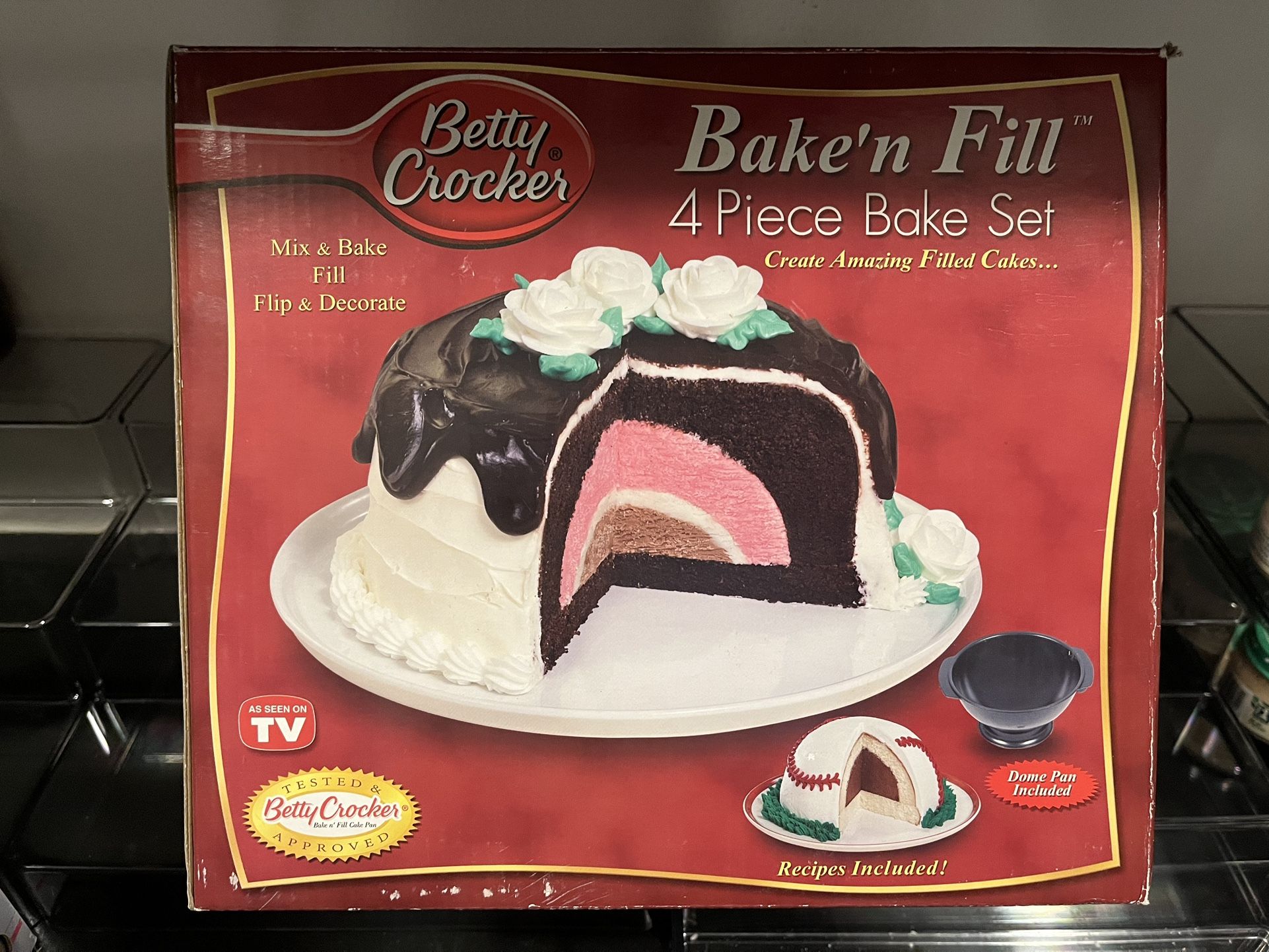 BETTY CROCKER Bake & Fill Cake Pan Set