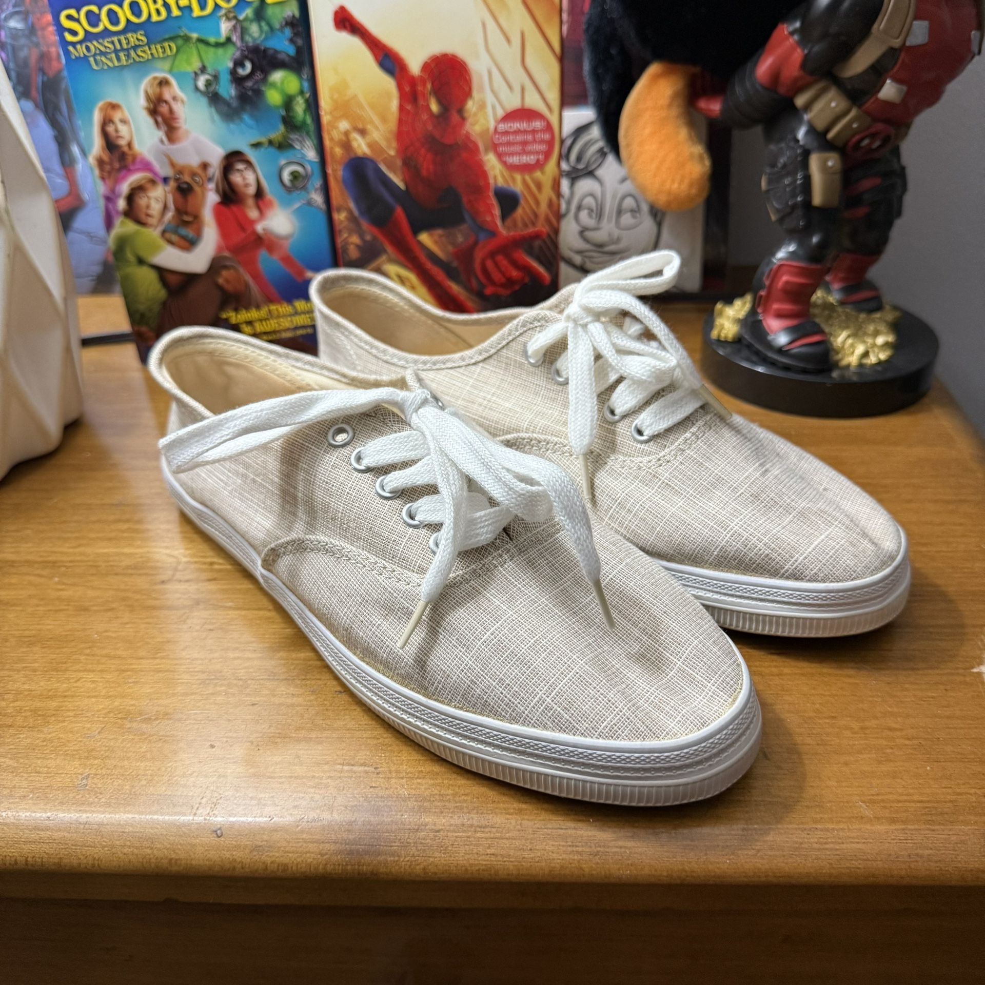 Townforst Cream canvas sneakers - girls size 8