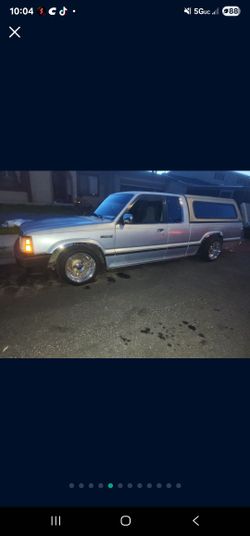 1991 Mazda B2600i Automatic Lowrider 
