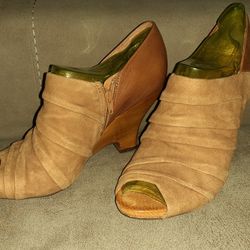 NAYA Leather & Suede Ankle Wedge Heels (Size 7.5)
