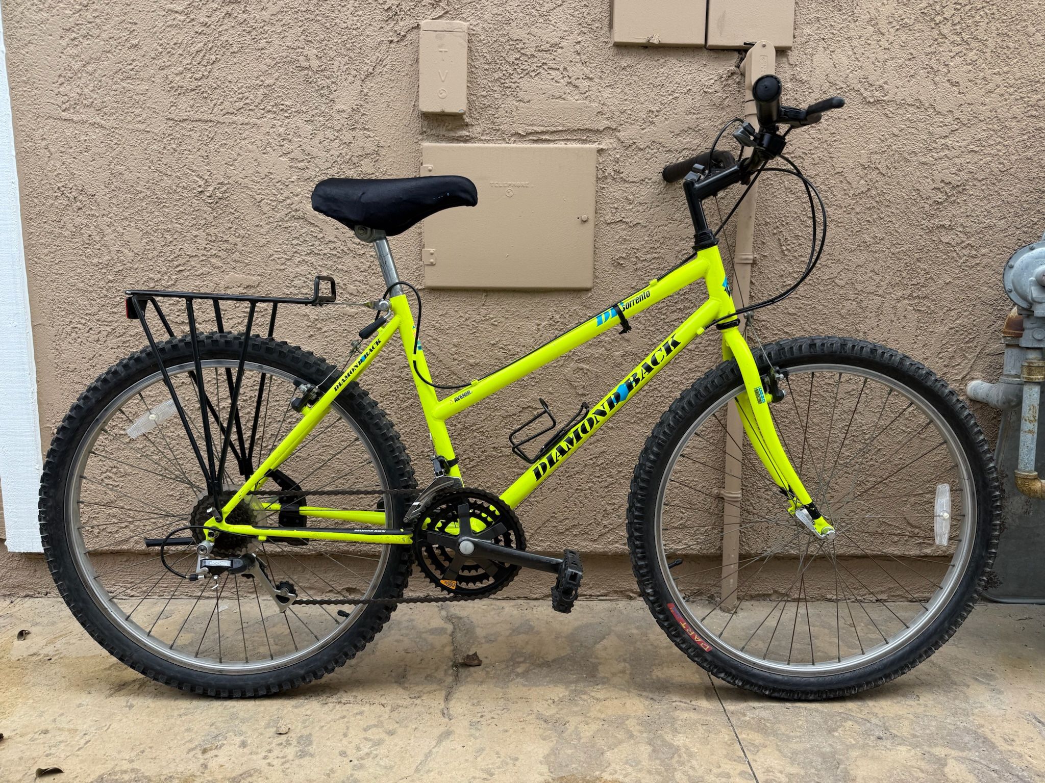 Diamondback Sorrento Mountain Bike 21 Speed Shimano 200GS lightweight 
