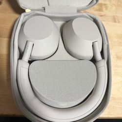 Sony WH-1000XM5 - Excellent Condition 