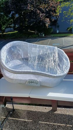 HALO BassiNest Swivel Sleeper Premiere Series - gray/white