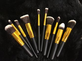 Makeup brushes