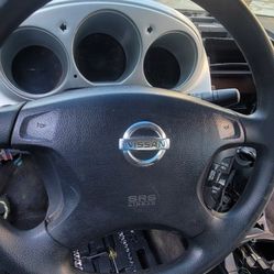 2003-2005 Nissan Altima Interior dash and Steering Wheel 