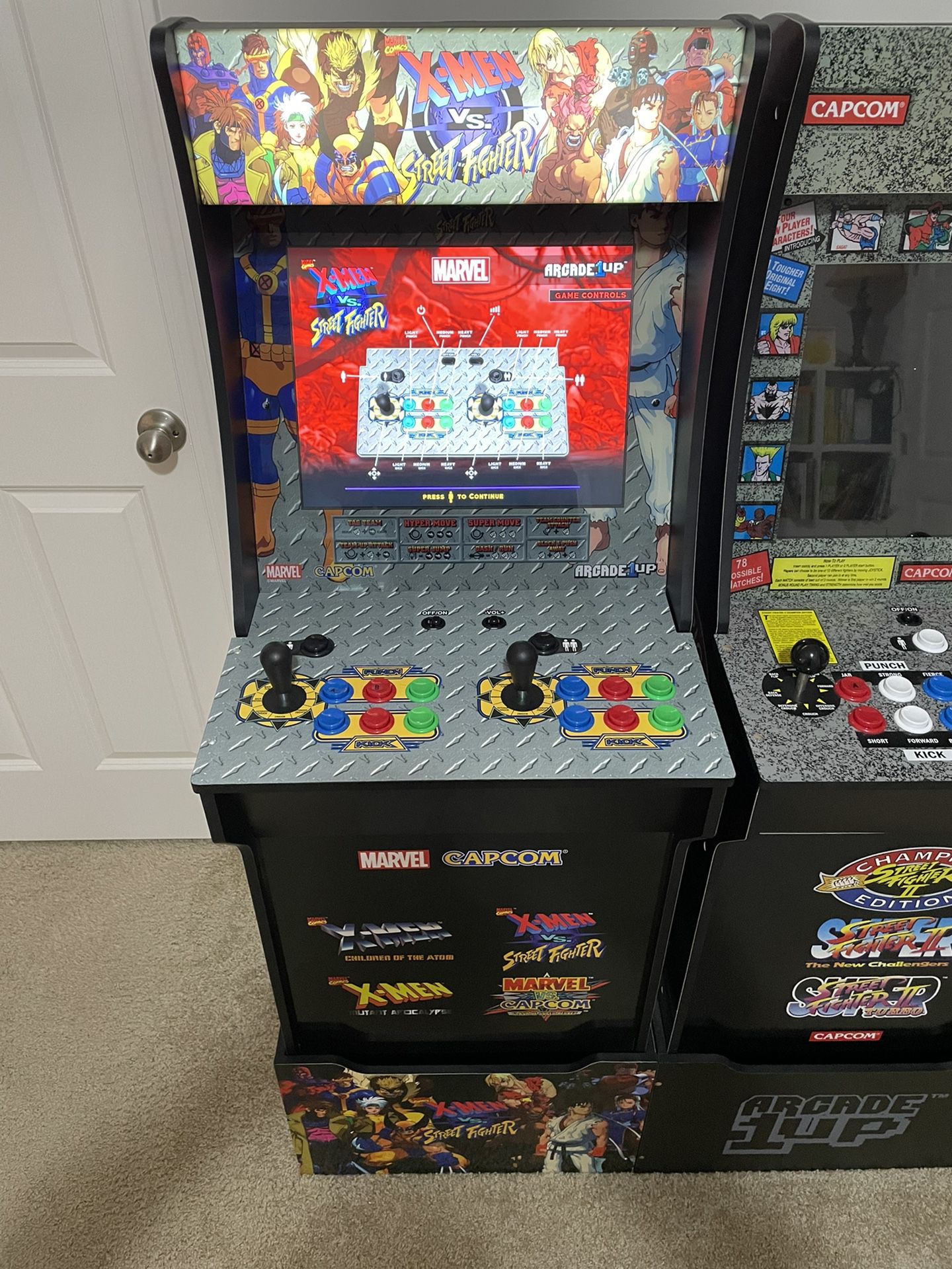 X-Men vs Street Fighter Arcade 1UP Machine with Riser