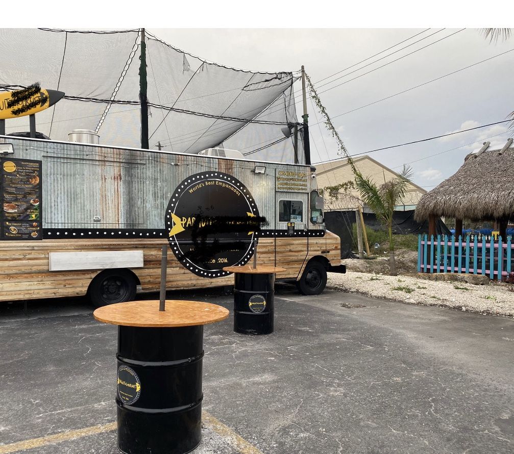 Food Truck, Tables & Chairs