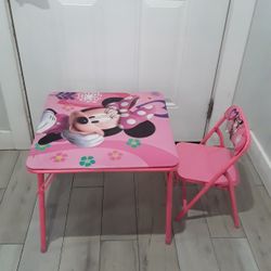 Minnie mouse Toddlers Table With One Chair 