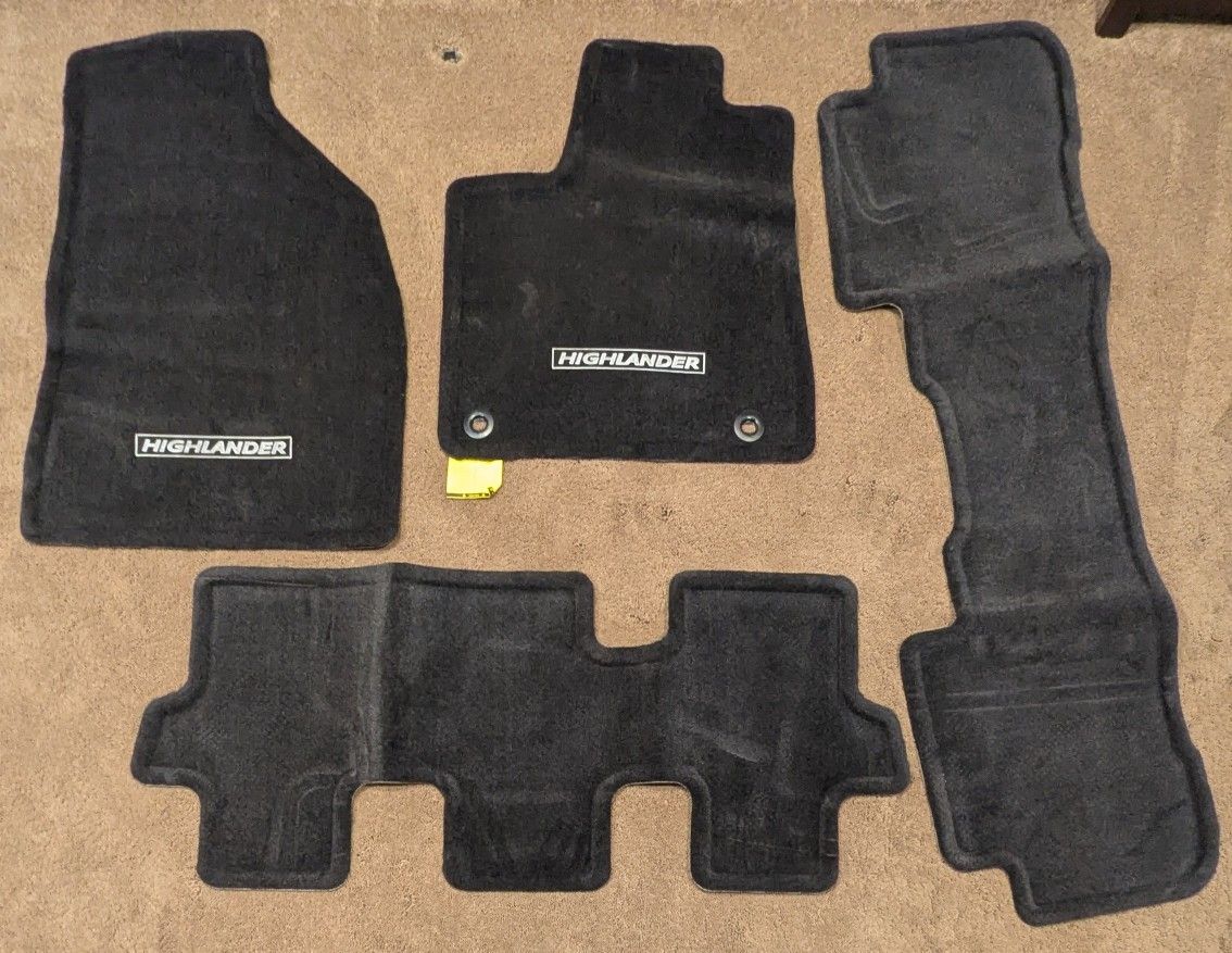 Toyota Highlander Floor Mats Complete