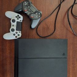 PS4 Console + 2 Controllers 