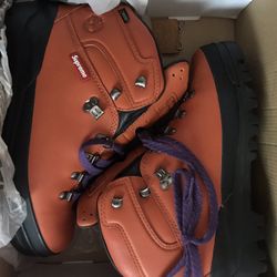 Supreme timberland boots size 9 w box