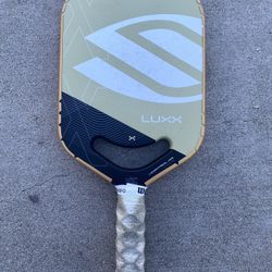 Selkirk Luxx invitka 