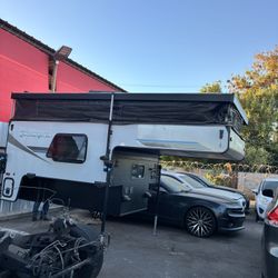 Palomino Truck Bed Camper SS1240