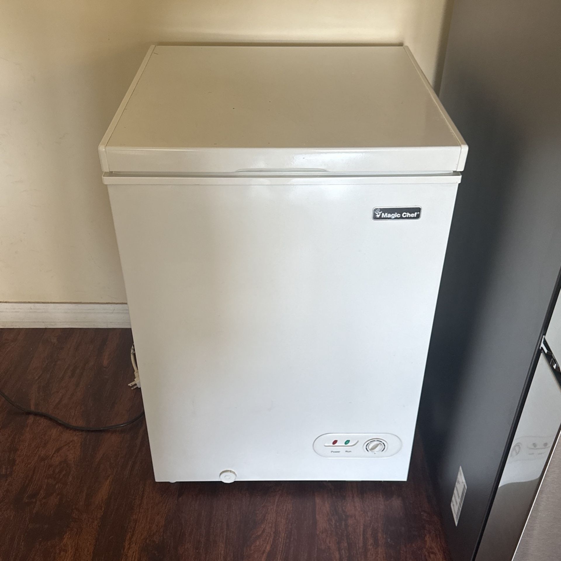 Magic Chef External Freezer 