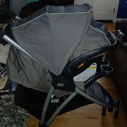 Chicco Viaro Travel System *Brand New*