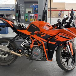 2023 KTM RC390