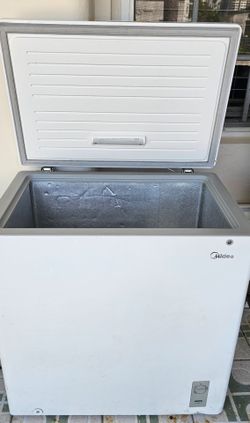Midea Chest Freezer 7 cu ft CONVERTIBLE.  Work Perfectly
