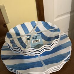  New Set Of 4 Plates And Bowls