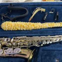 alto saxophone 