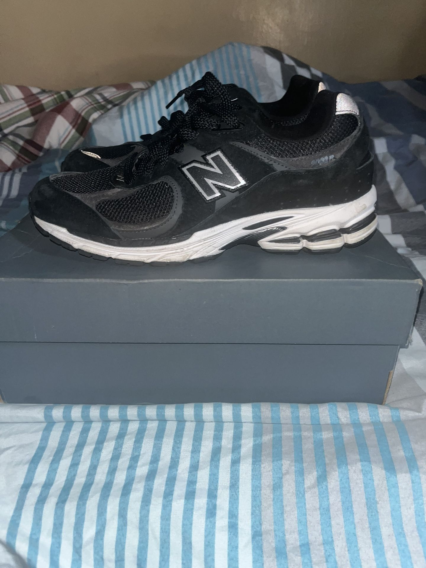 Black Noir New Balance 2002R