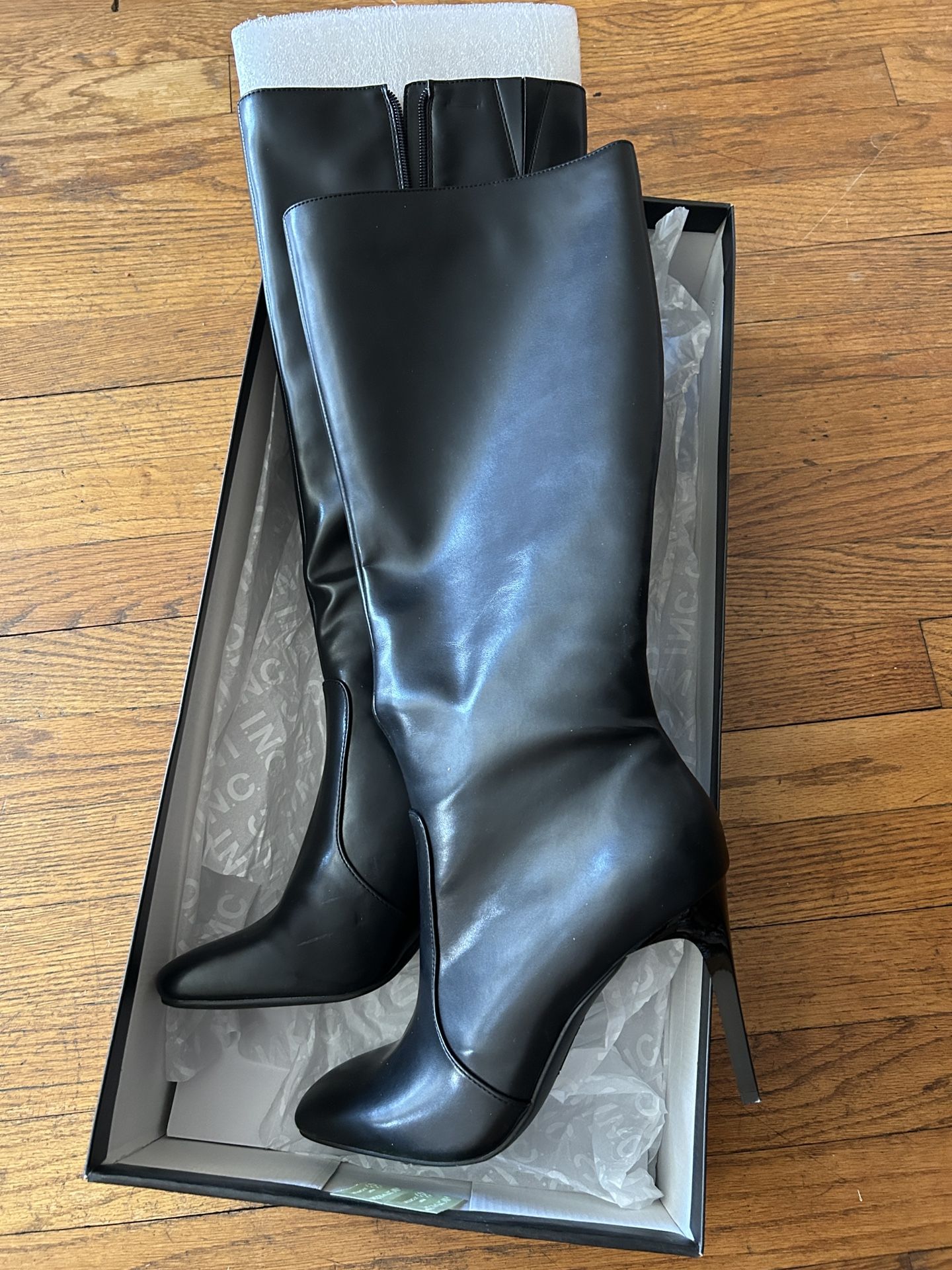 Ladies/Women Fall Winter Style Tall Black Leather Boots Size 10 