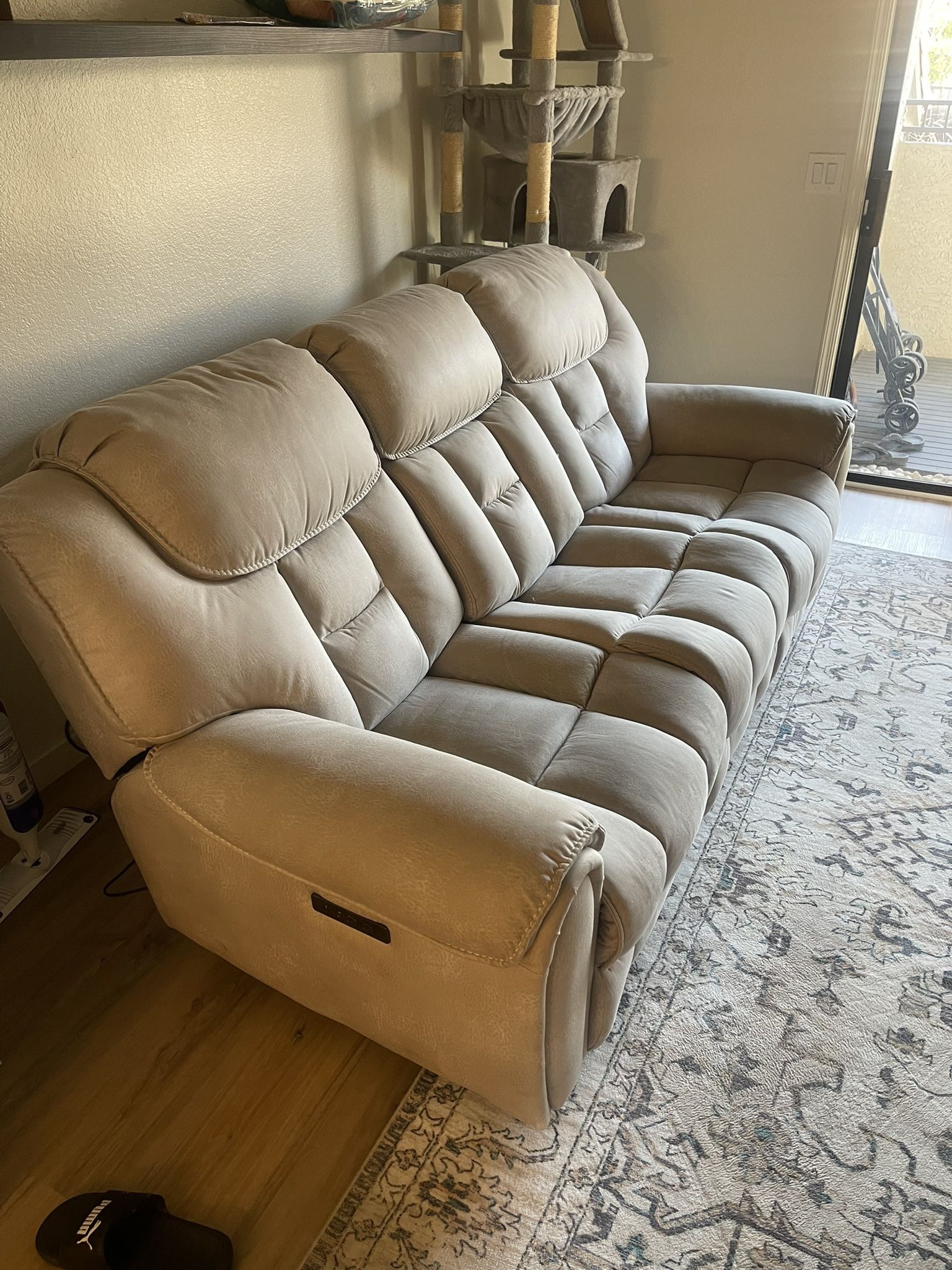 Power Reclining Couch with Center Console – Great Condition
