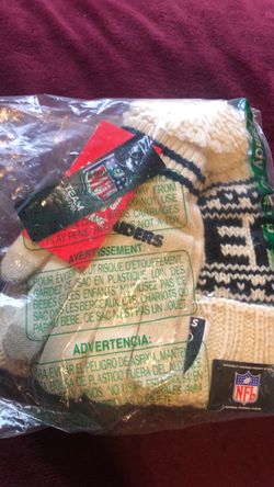 NFL Raiders Knit Hat and Gloves Set
