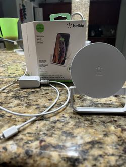 Belkin Wireless Charging Stand 10W 