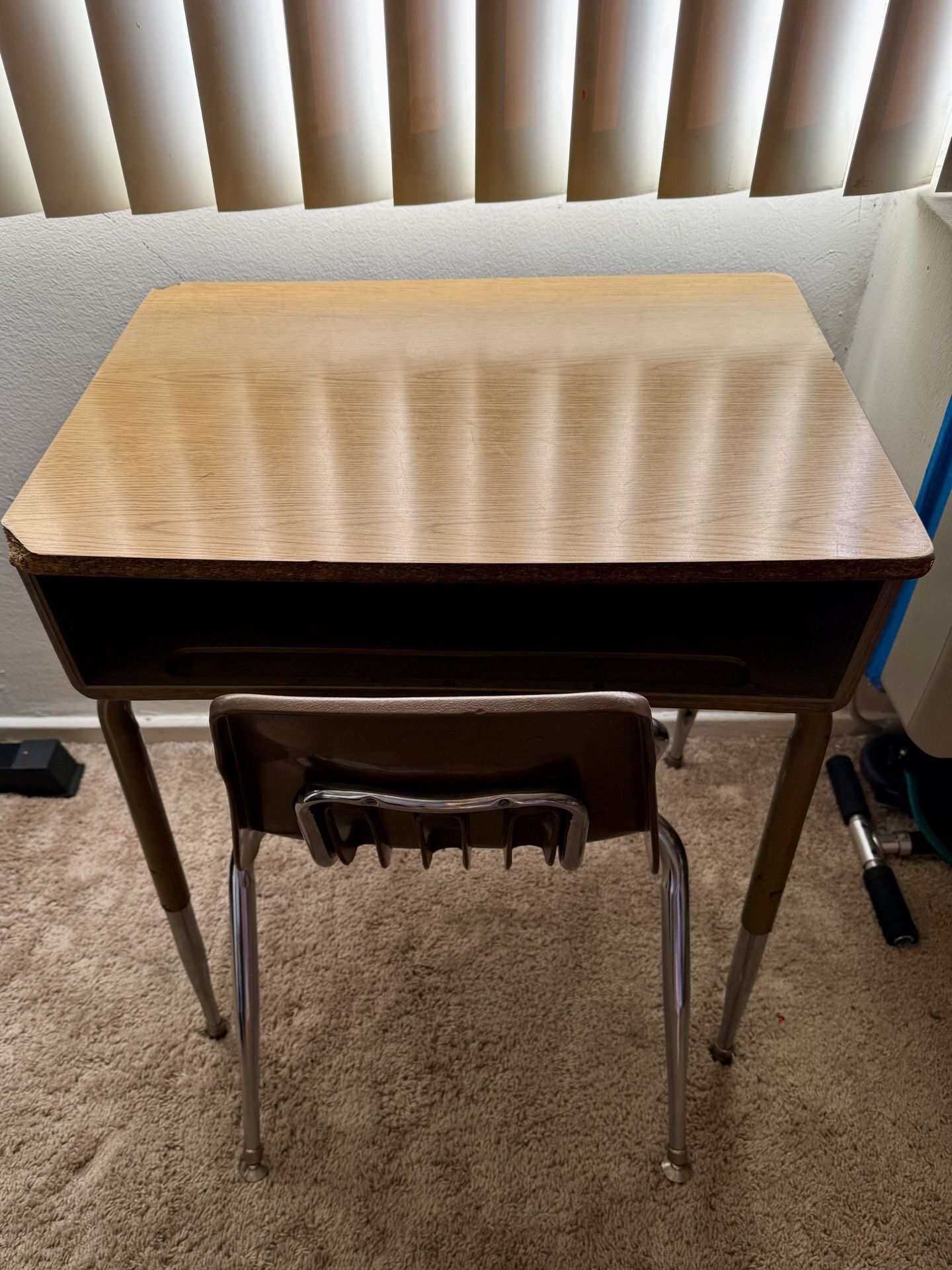Student Desk And Chair For Elementary Kids