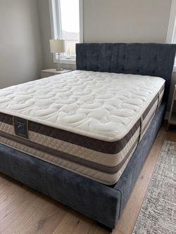 Queen size firm pillow top diamond collection