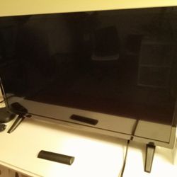 Like NEW 32" Insignia Smart Amazon FIRE TV w/ ROKU Ultra, Remote Controls, Antenna