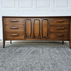 Broyhill Emphasis dresser or credenza Mid-Century Modern