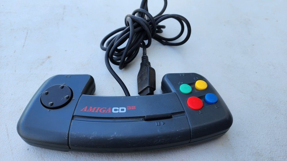 Commodore Amiga CD32 Controller Joypad Authentic