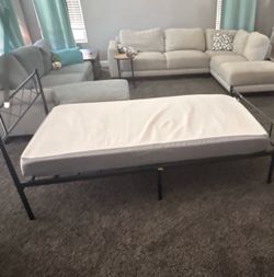 Twin bed an bed frame