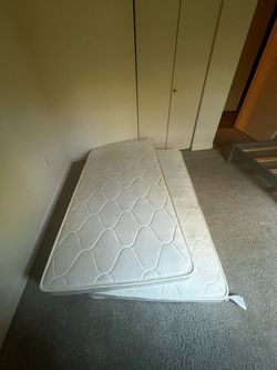 Twin mattresses
