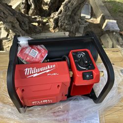 Milwaukee M18 Air Compressor 