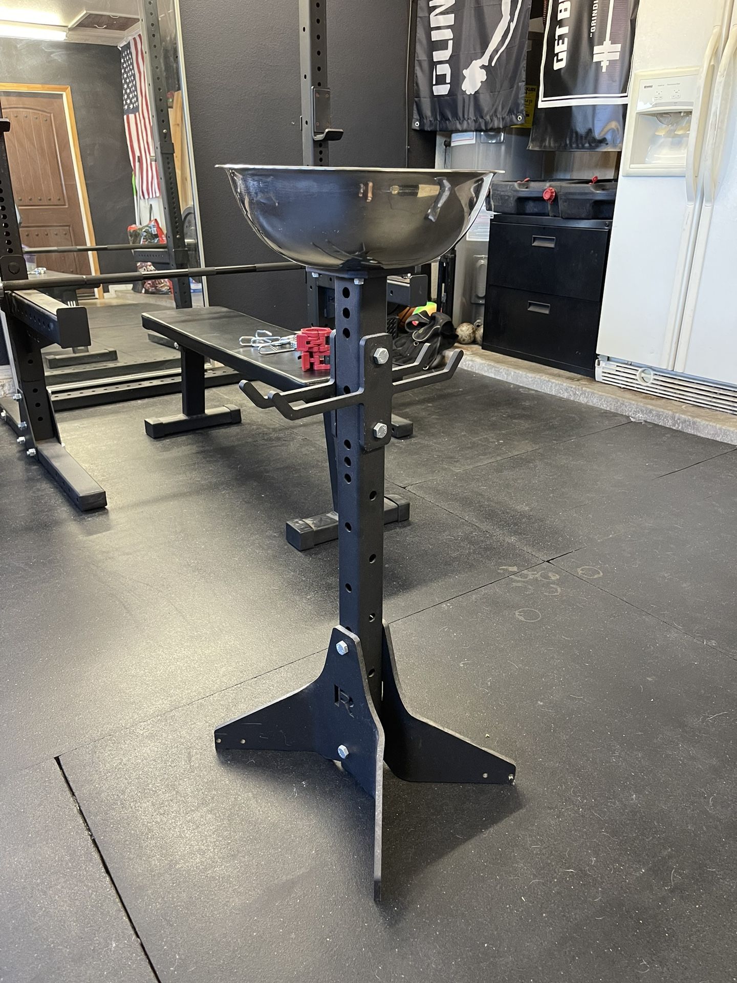 Rogue Chalk Stand / Chalk Bowl